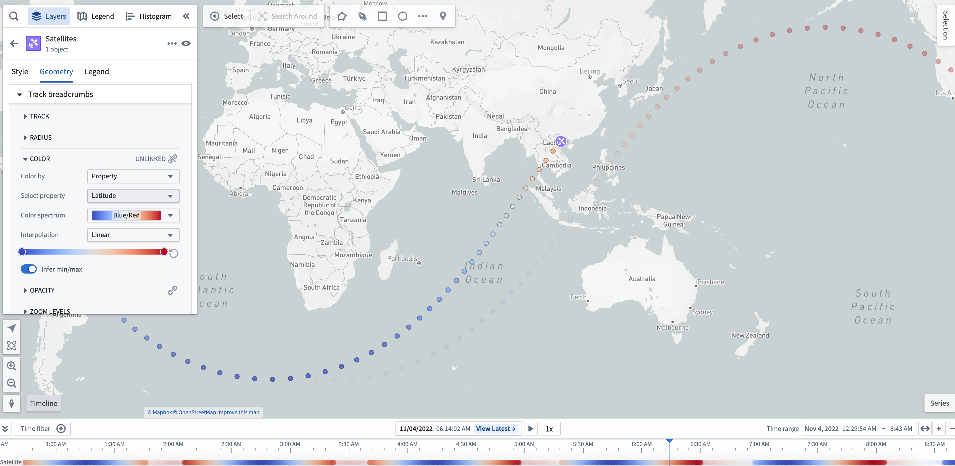 Track breadcrumbs example showing the coloring of track breadcrumbs by the 'Latitude' property.